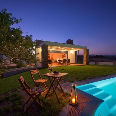Cristelia Seafront & Pool Villa Lakhania Luaran gambar