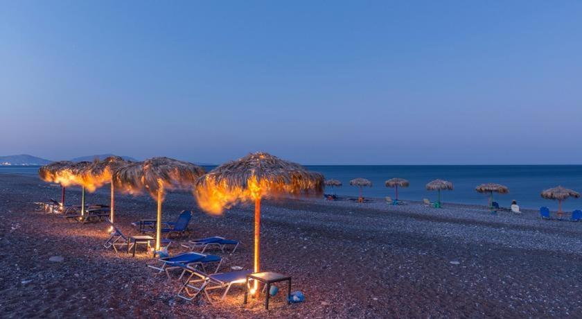Cristelia Seafront & Pool Villa Lakhania Luaran gambar