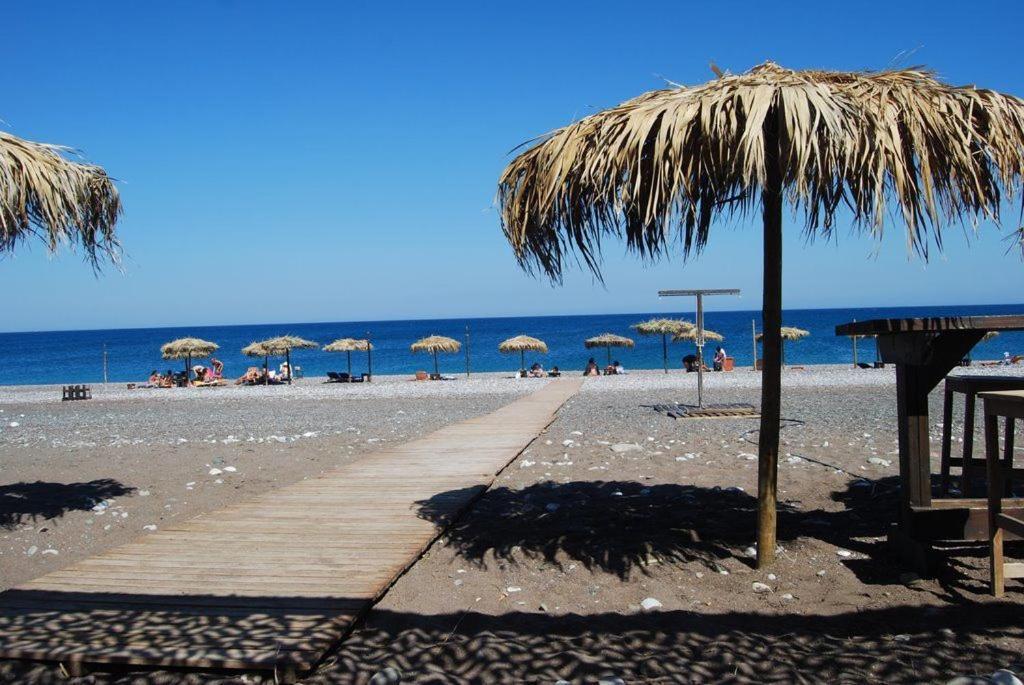 Cristelia Seafront & Pool Villa Lakhania Luaran gambar