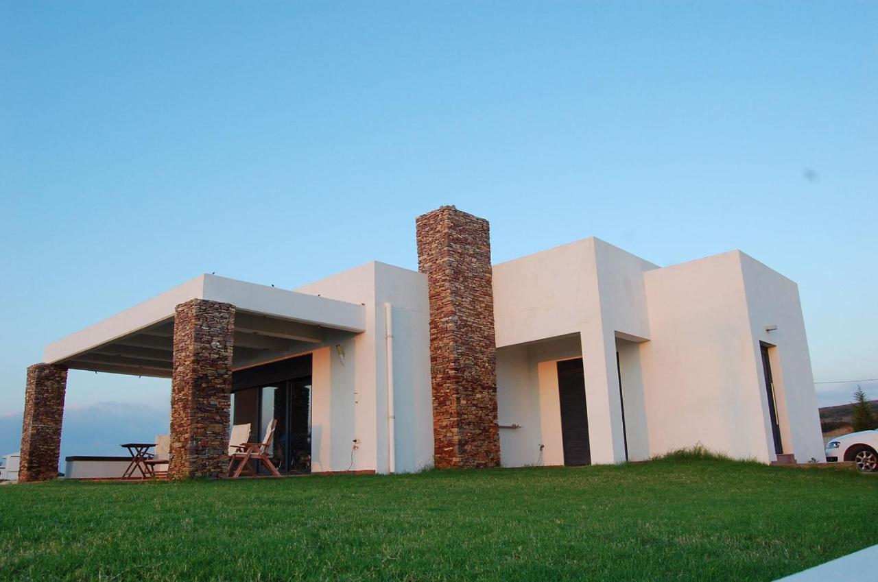 Cristelia Seafront & Pool Villa Lakhania Luaran gambar