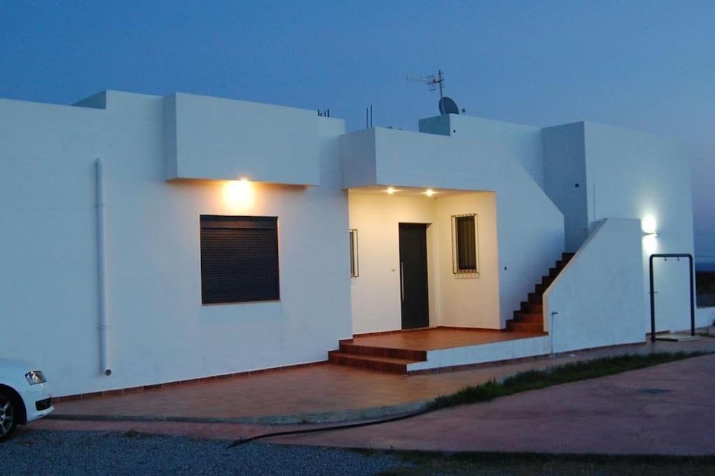 Cristelia Seafront & Pool Villa Lakhania Luaran gambar