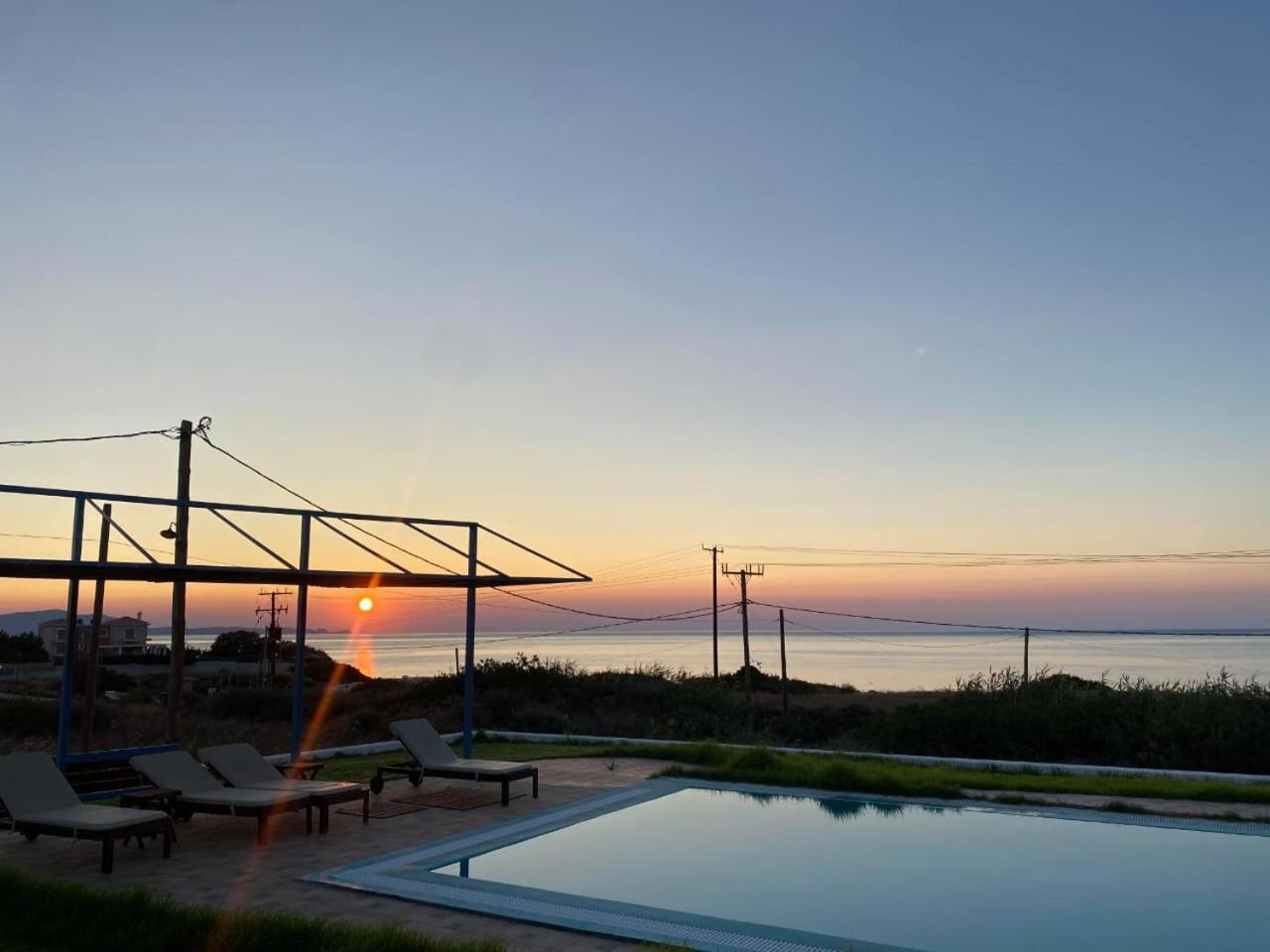 Cristelia Seafront & Pool Villa Lakhania Luaran gambar