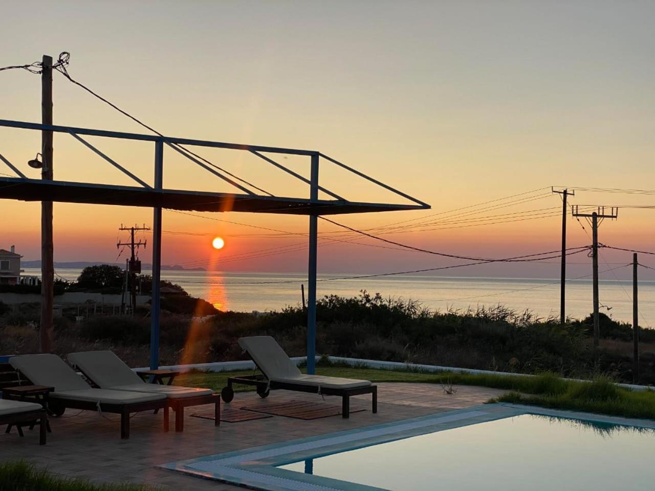 Cristelia Seafront & Pool Villa Lakhania Luaran gambar