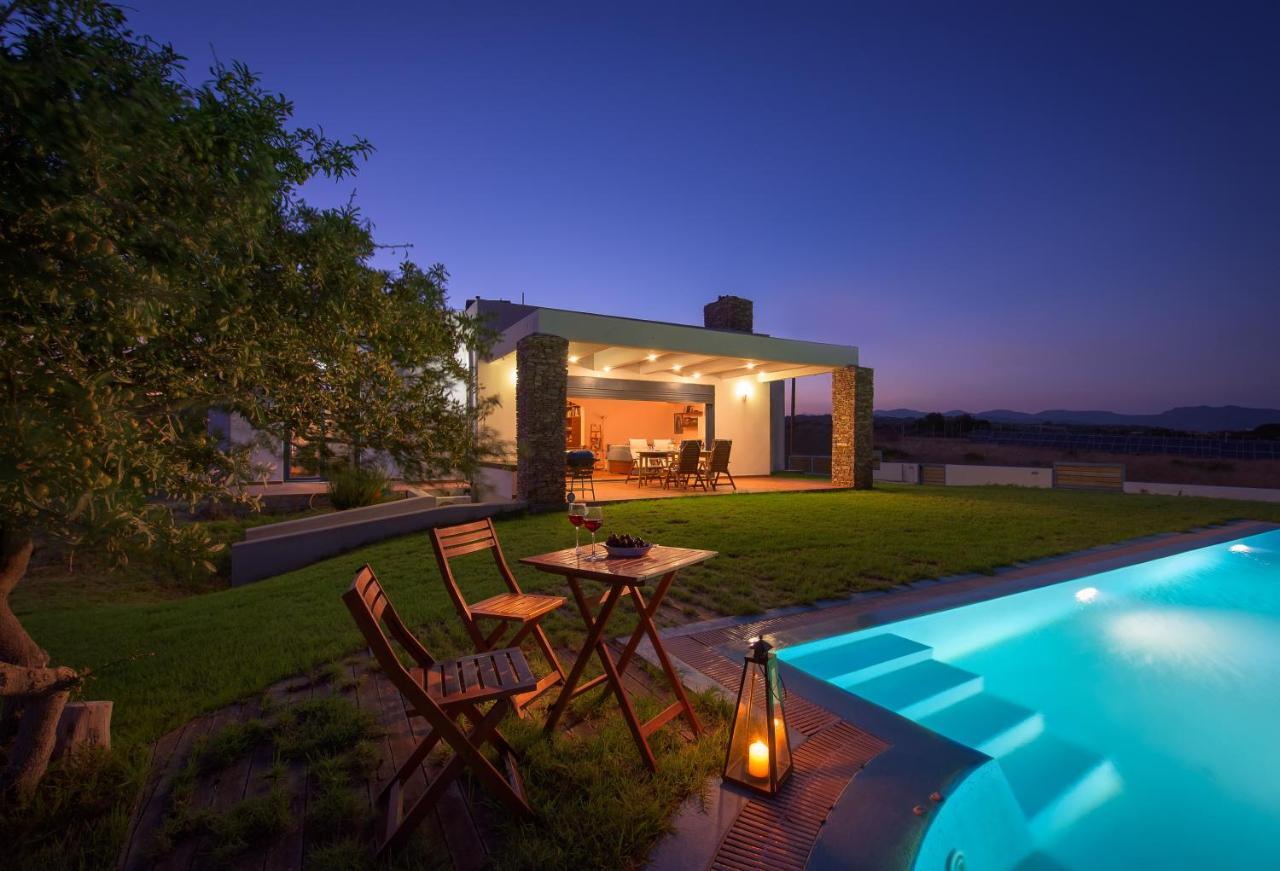 Cristelia Seafront & Pool Villa Lakhania Luaran gambar