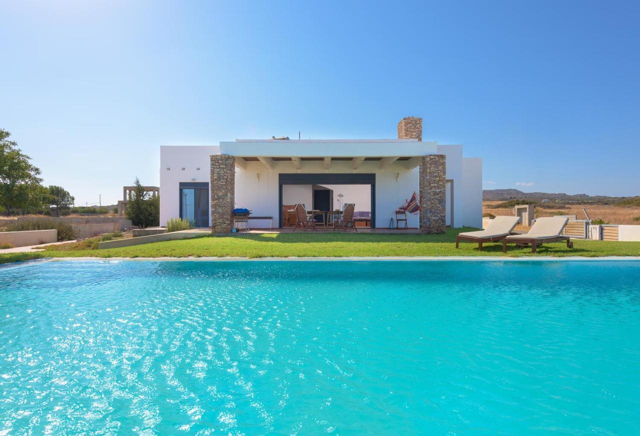 Cristelia Seafront & Pool Villa Lakhania Luaran gambar