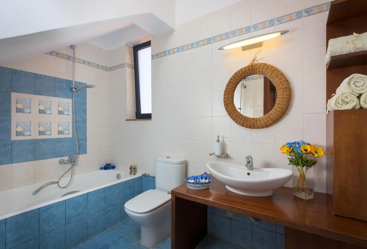 Cristelia Seafront & Pool Villa Lakhania Luaran gambar